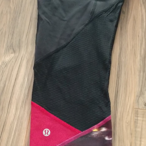 Lululemon Crop Leggings - Picture 2 of 5